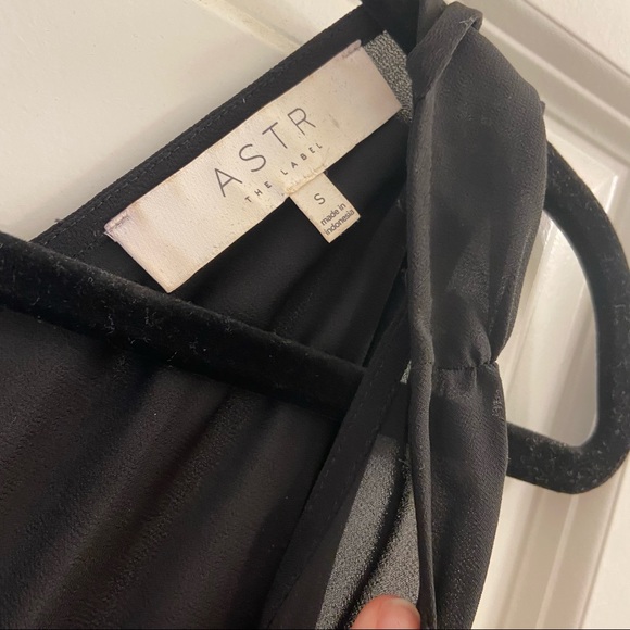 Astr chiffon black ruffle romper - Picture 4 of 7